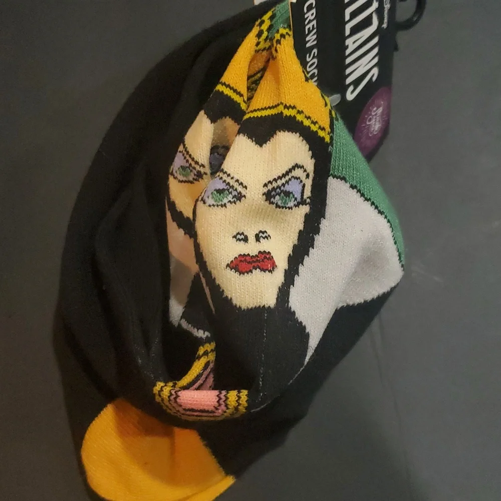 Disney's‎ Snowwhite the Evil Queen, Queen Grimhilde, crew socks, shoe size 9-13